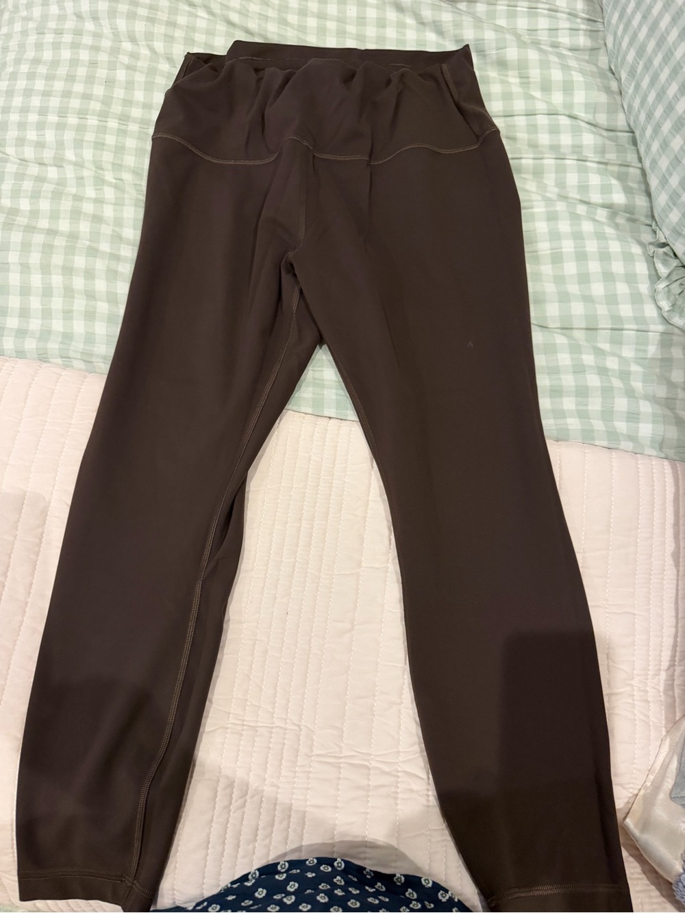 Lululemon wunder train 25” Leggings in Dark Brown
